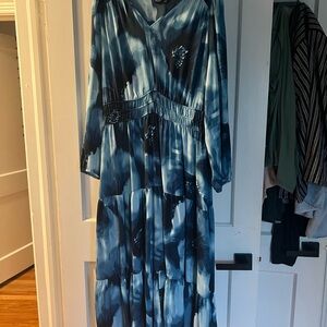 Simply Vera | Vera Wang Blue Dress with Navy Slip